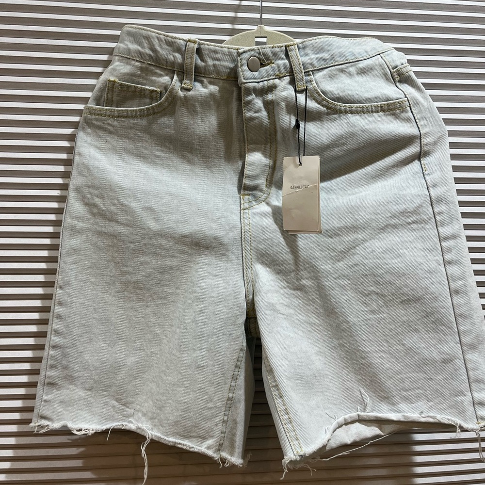 3.3 Field Trip denim shorts, sz 6. Maid in Korea